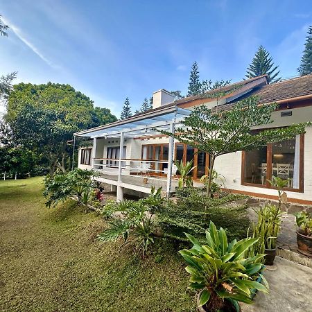 Villa Putih Le Cordon Bandung Exterior foto